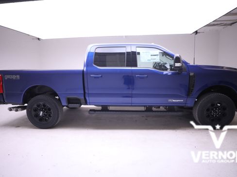 New 2026 Ford F250 Lariat w/ Black Appearance Package image 6