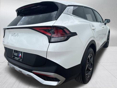 Used 2025 Kia Sportage LX image 9