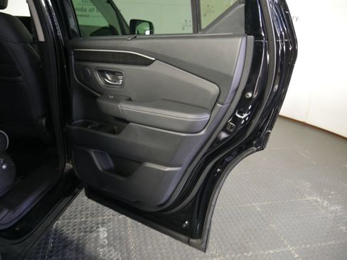 Used 2023 Honda Pilot Elite image 8