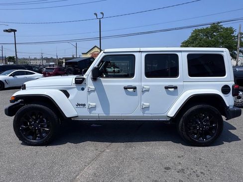 Certified 2025 Jeep Wrangler Unlimited Sahara w/ Safety Group AWD/4WD image 4