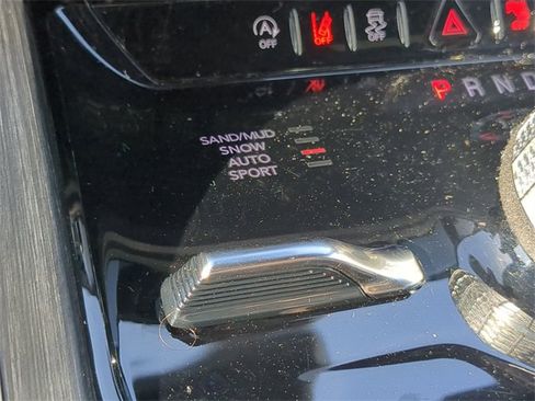 Used 2024 Jeep Wagoneer L Series II w/ Flexible Seating Group image 30