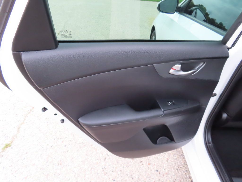 Used 2021 Kia Forte LXS FWD image 28