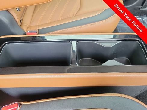 Used 2025 Nissan Pathfinder Platinum FWD image 23