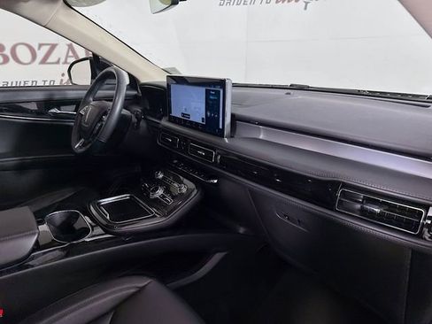 Certified 2023 Lincoln Nautilus FWD w/ Premium Package image 33