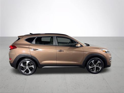 Used 2016 Hyundai Tucson Limited w/ Option Group 03 FWD image 5