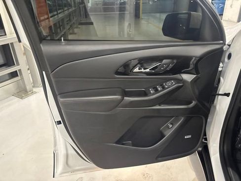 Used 2023 Chevrolet Traverse RS AWD/4WD image 14