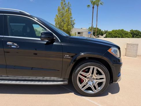 Used 2014 Mercedes-Benz GL 63 AMG 4MATIC w/ Accessory Chrome Package image 27