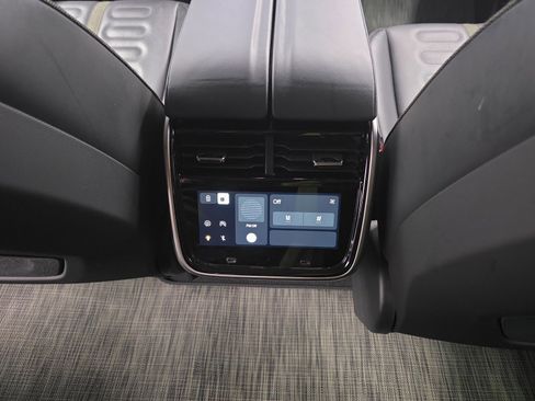 Used 2024 Rivian R1S Adventure AWD/4WD image 30