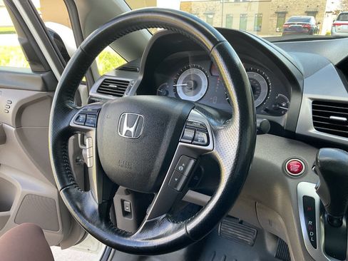 Used 2014 Honda Odyssey Touring Elite image 18