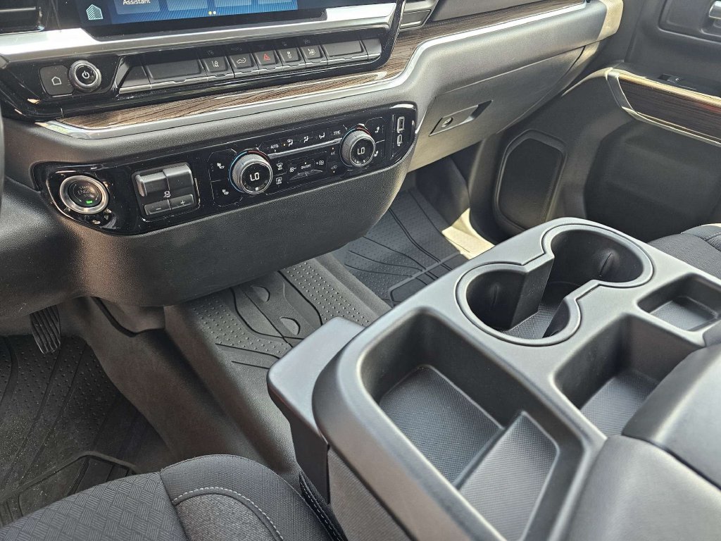 Used 2025 Chevrolet Silverado 2500 LT w/ Convenience Package AWD/4WD image 19