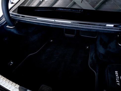 Used 2021 Bentley Flying Spur W12 image 66