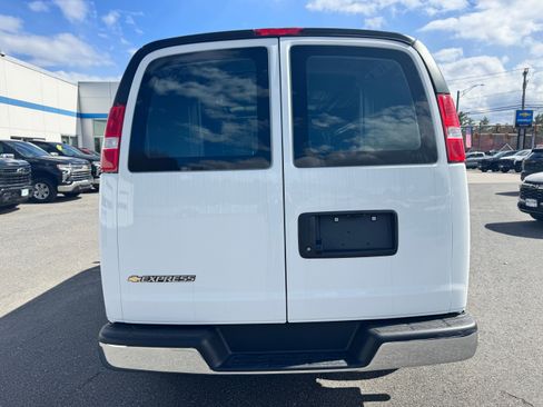 New 2026 Chevrolet Express 2500 w/ Driver Convenience Package RWD image 4