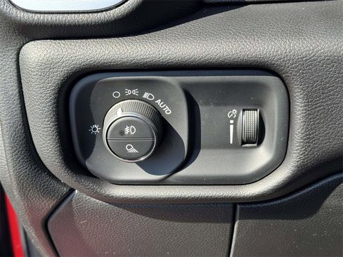 Used 2024 RAM 2500 Big Horn w/ Sport Appearance Package image 28