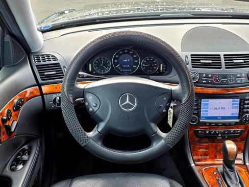 Used 2005 Mercedes-Benz E 320 4MATIC Sedan image 12