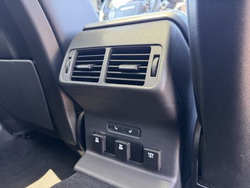 Used 2018 Land Rover Range Rover Velar S AWD/4WD image 19