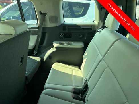 Used 2024 Hyundai Santa Fe Limited AWD/4WD image 10