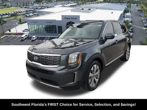 Used 2021 Kia Telluride EX w/ EX Premium Package image 2