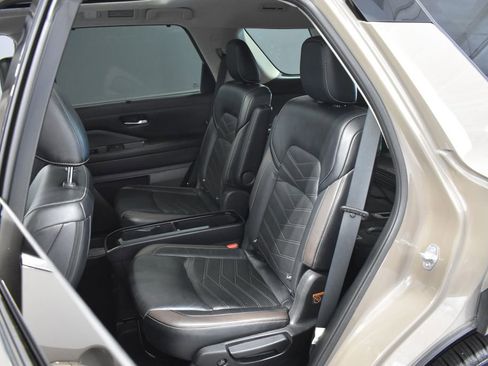 Certified 2023 Nissan Pathfinder Platinum AWD/4WD image 34