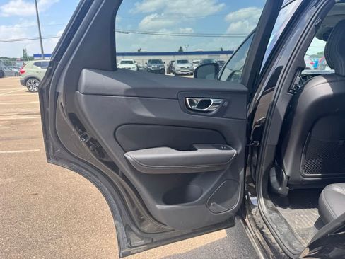 Used 2025 Volvo XC60 B5 Ultra w/ Protection Package Premier AWD/4WD image 15