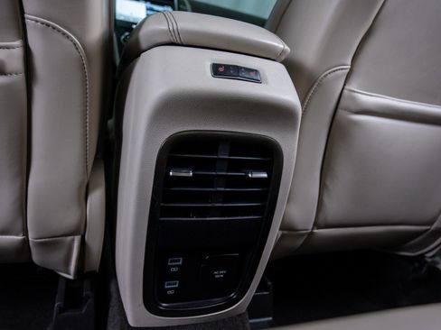 Used 2019 Lincoln MKC Select w/ Select Plus Package image 17