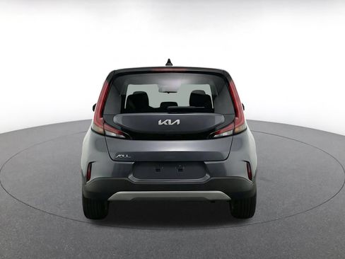Used 2025 Kia Soul LX w/ LX Technology Package FWD image 6
