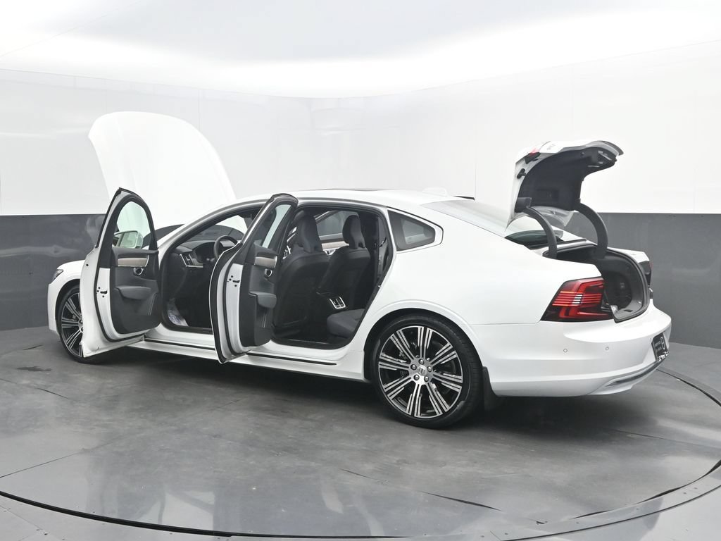 Certified 2022 Volvo S90 B6 Inscription w/ Advanced Package AWD/4WD image 38
