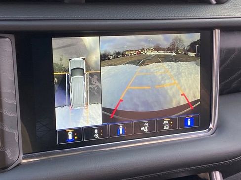 Used 2023 GMC Yukon Denali AWD/4WD image 14