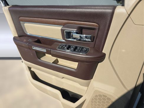 Used 2016 RAM 2500 Laramie w/ Convenience Group image 10