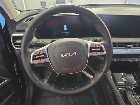 Used 2024 Kia Telluride EX w/ EX Captain's Chair Package image 19