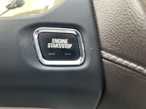 Used 2023 GMC Acadia SLT image 49