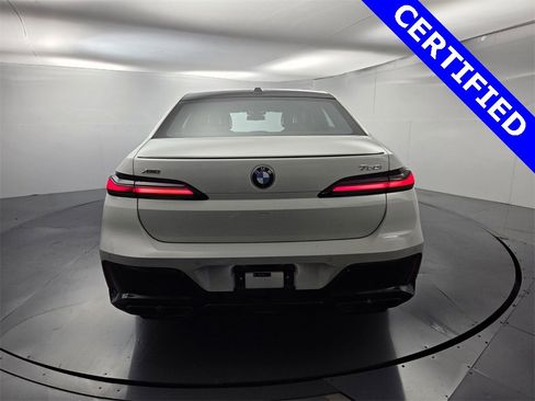 Certified 2025 BMW 760i xDrive image 15