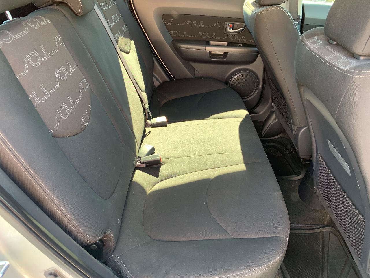 Used 2013 Kia Soul + w/ Audio Pkg FWD image 33