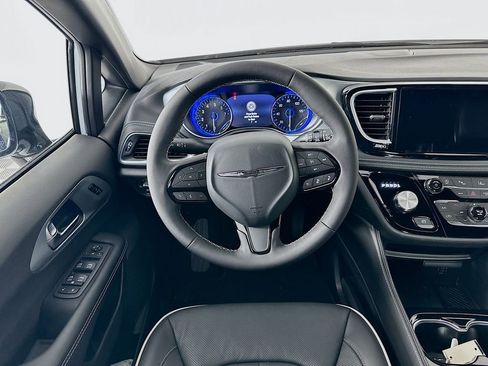 New 2026 Chrysler Pacifica Limited w/ S Appearance Package FWD image 30