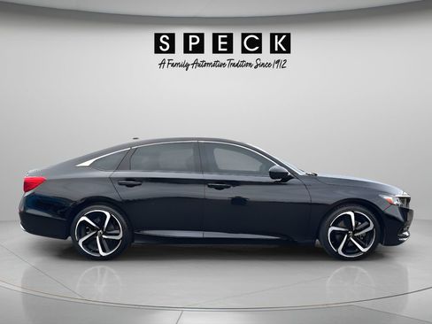 Used 2018 Honda Accord Sport image 6