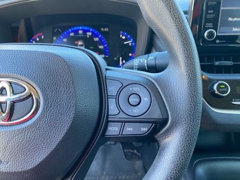 Used 2022 Toyota Corolla LE image 18