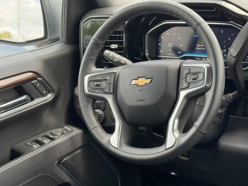 Used 2025 Chevrolet Silverado 1500 LT AWD/4WD image 12