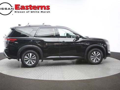 Used 2023 Nissan Pathfinder SL AWD/4WD image 44