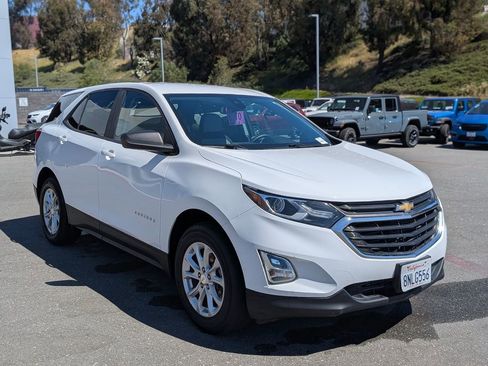 Used 2020 Chevrolet Equinox LS image 8