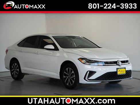 Used 2025 Volkswagen Jetta S FWD image 1
