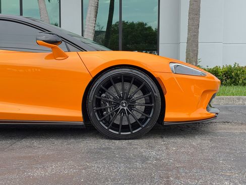 Used 2021 McLaren GT RWD image 3