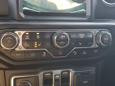 Certified 2022 Jeep Wrangler Unlimited Rubicon 4xe w/ Cold Weather Group image 27