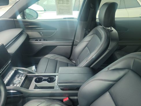 Certified 2024 Lincoln Nautilus Premier w/ Jet Appearance Package AWD/4WD image 9