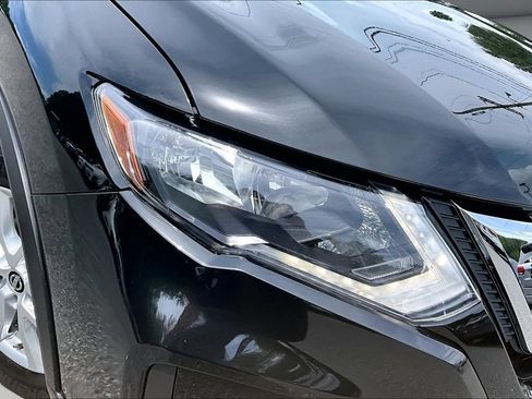Used 2017 Nissan Rogue SV AWD/4WD image 32