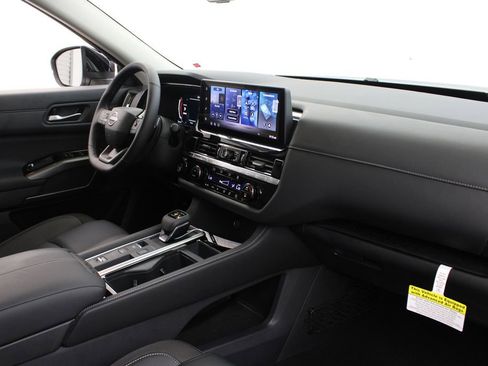 New 2026 Nissan Pathfinder SL image 23