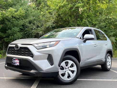 Used 2025 Toyota RAV4 LE AWD/4WD image 1