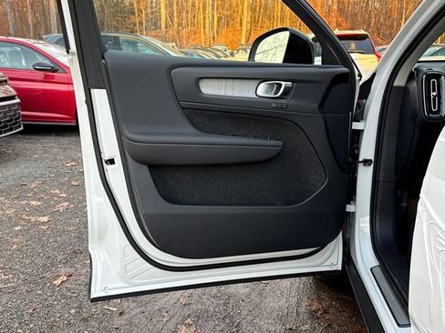 New 2026 Volvo XC40 B5 Plus w/ Protection Package Premier image 9