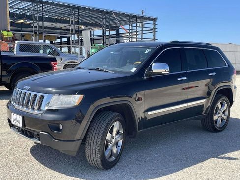 Used 2013 Jeep Grand Cherokee Overland w/ Advance Technology Group image 7