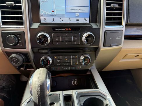 Used 2016 Ford F150 Lariat w/ Equipment Group 502A Luxury image 30