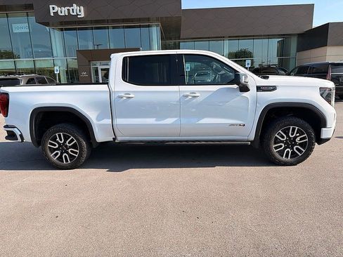 Used 2023 GMC Sierra 1500 AT4 w/ Technology Package AWD/4WD image 3