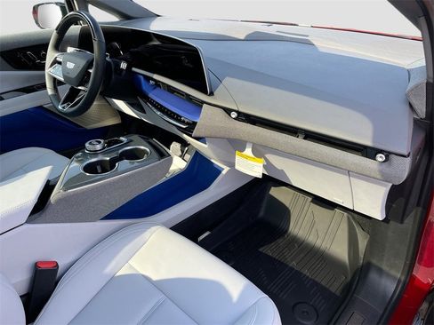 New 2026 Cadillac Optiq Sport 1 image 30